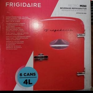 Retro mini makeup fridge